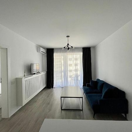Cozy 1 Bedroom Apartment Oradea Exterior foto