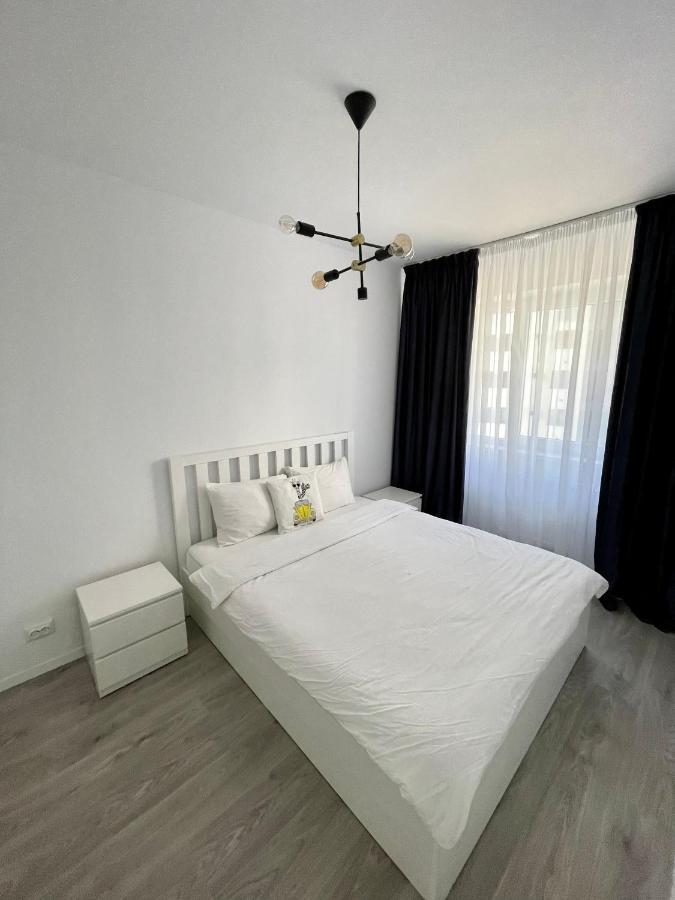 Cozy 1 Bedroom Apartment Oradea Exterior foto